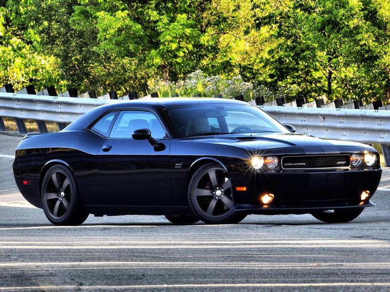 Dodge Challenger 6.4L SRT8 (2015)