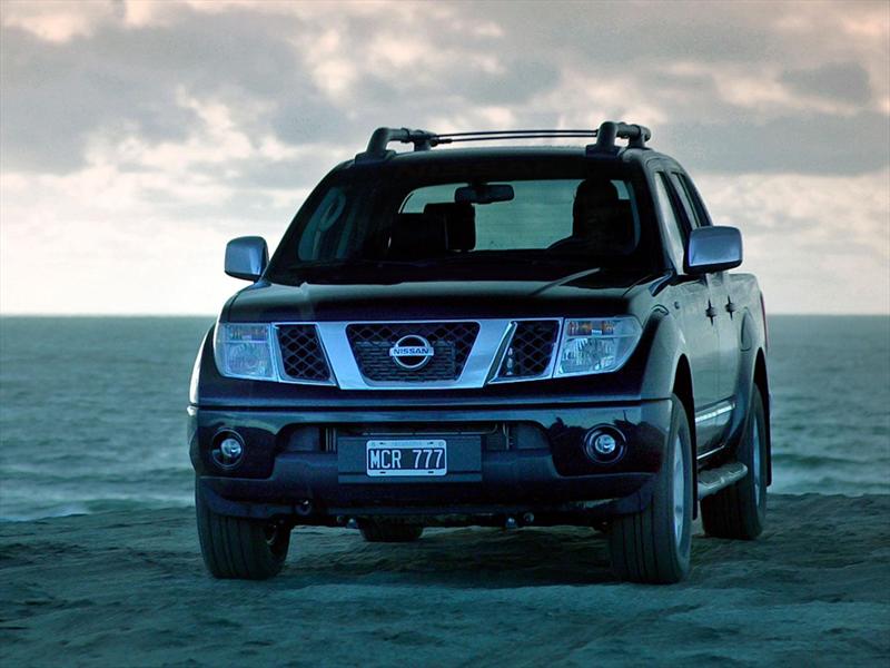 Nissan Frontier 4x4 2.5 TDi Attack Aut (2013)