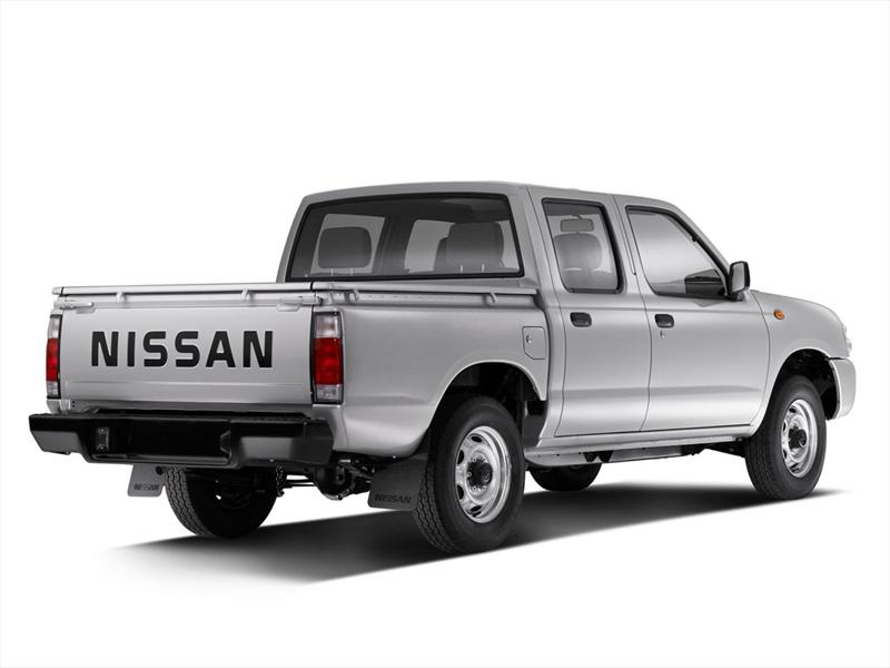 Nissan NP300 2.4L Doble Cabina Lujo (2011)