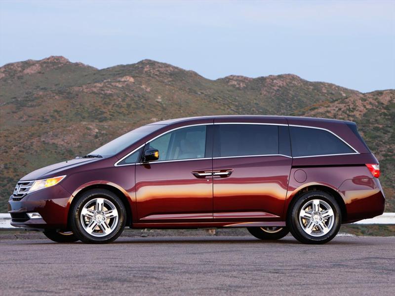 Honda Odyssey Touring (2013)