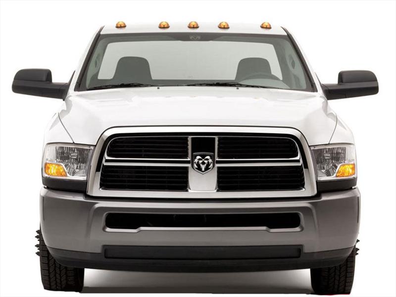 foto RAM 4000 5.7L Chasis Cabina P 4x2