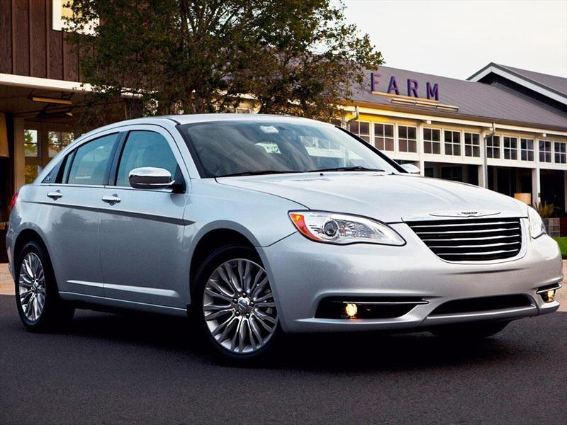 Chrysler 200 2.4L Touring (2014)