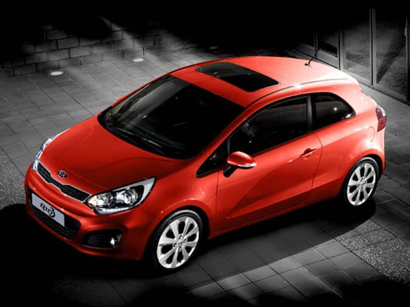 Kia Rio 3 Sport (2013) Kia Rio 3 Sport (2013)