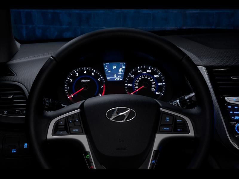 Hyundai Accent HB 1.6 GLS Full 5P (2013)