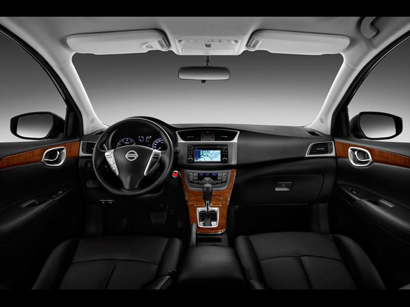 Nissan Sentra Exclusive NAVI Aut (2015) Nissan Sentra Exclusive NAVI Aut (2015)