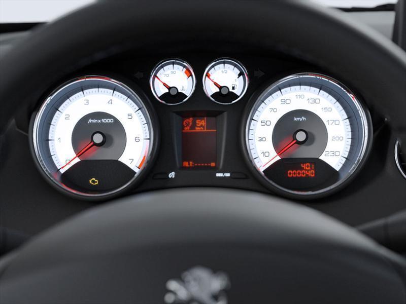 Peugeot 308 Feline Tiptronic (2012)