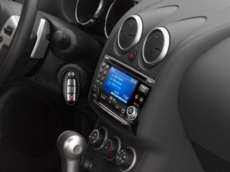 Nissan Rogue Advance (2013) Nissan Rogue Advance (2013)