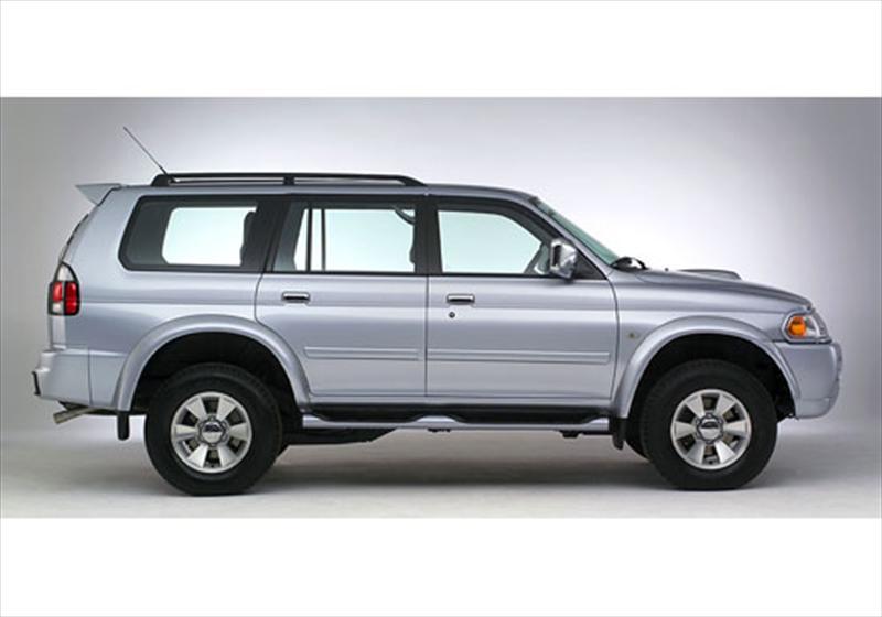 Mitsubishi montero sport 2012