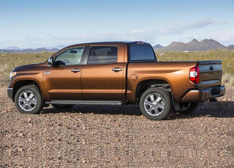 Toyota Tundra 4x4 DLX (2014)