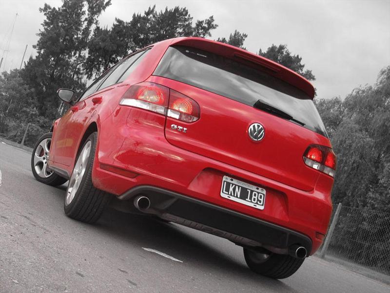 Volkswagen Golf GTI 2.0 TSI (2013) Volkswagen Golf GTI 2.0 TSI (2013)