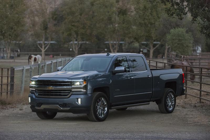 foto Chevrolet Cheyenne 2500 4x4 Cab Reg LT Z71