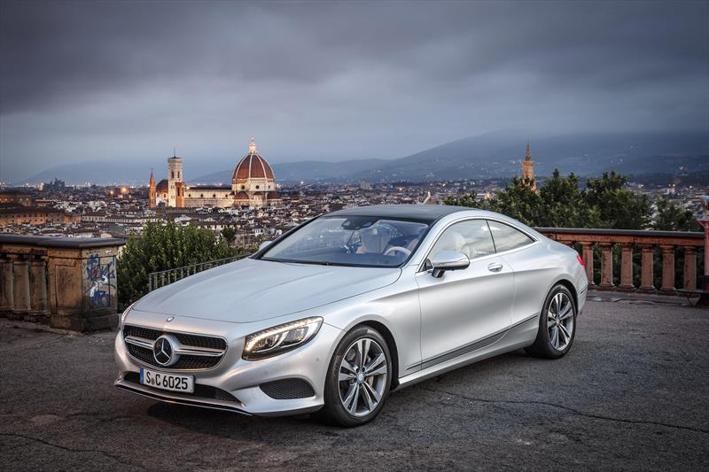 foto Mercedes Benz Clase S Coupe 560 Biturbo nuevo