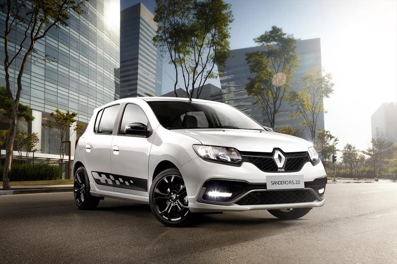 Renault sandero 2016 года