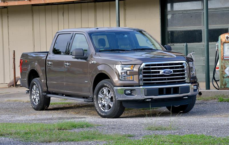 Ford Lobo Doble Cabina Platinum 4x4 (2017) Ford Lobo Doble Cabina Platinum 4x4 (2017)