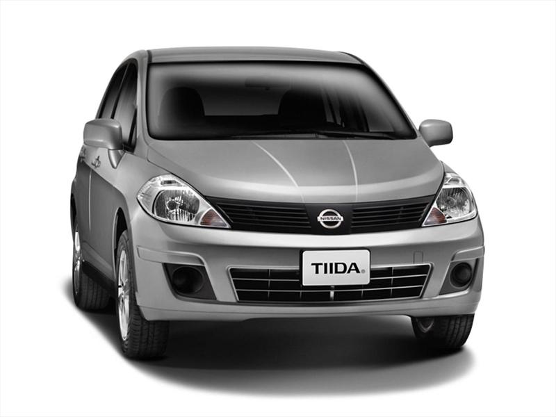 Nissan tiida омыватель фар