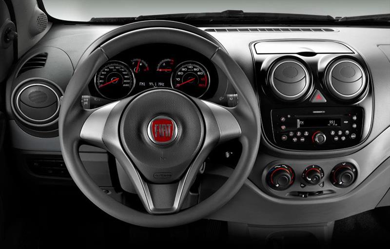 Fiat Palio Attractive (2015)
