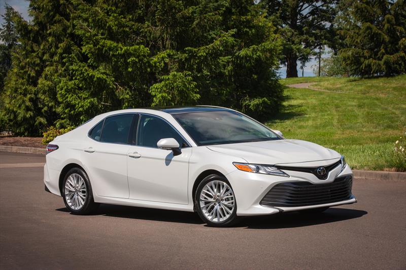 foto Toyota Camry LE 2.5L nuevo