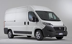 foto Fiat Ducato Cargo Van 2.3L 15 nuevo color A elección precio $593,900