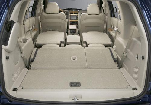 Chrysler aspen trunk space