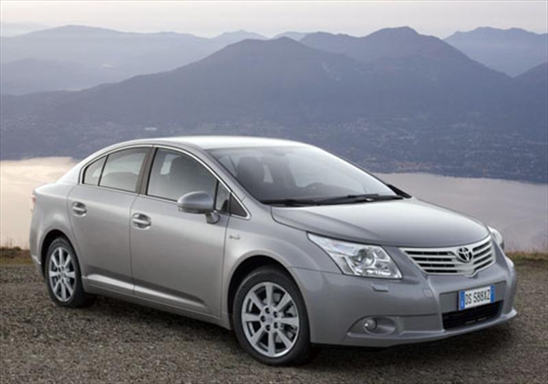 toyota avensis precio #6