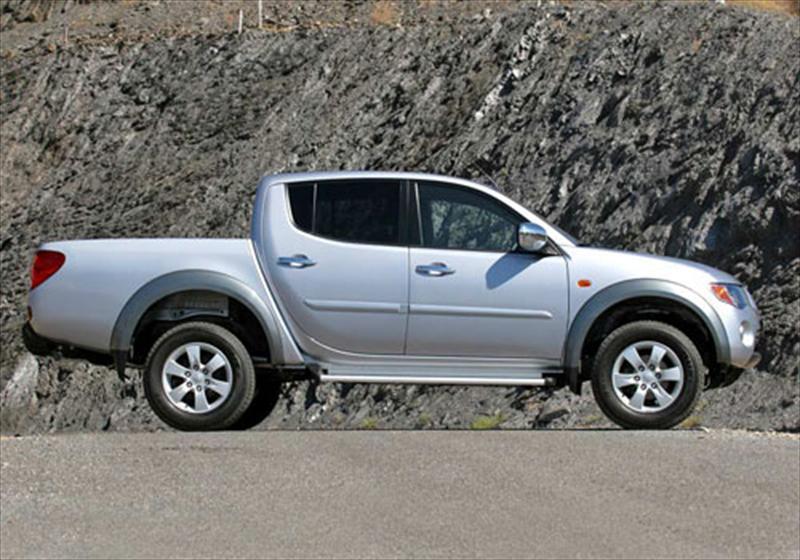 Mitsubishi l200 3