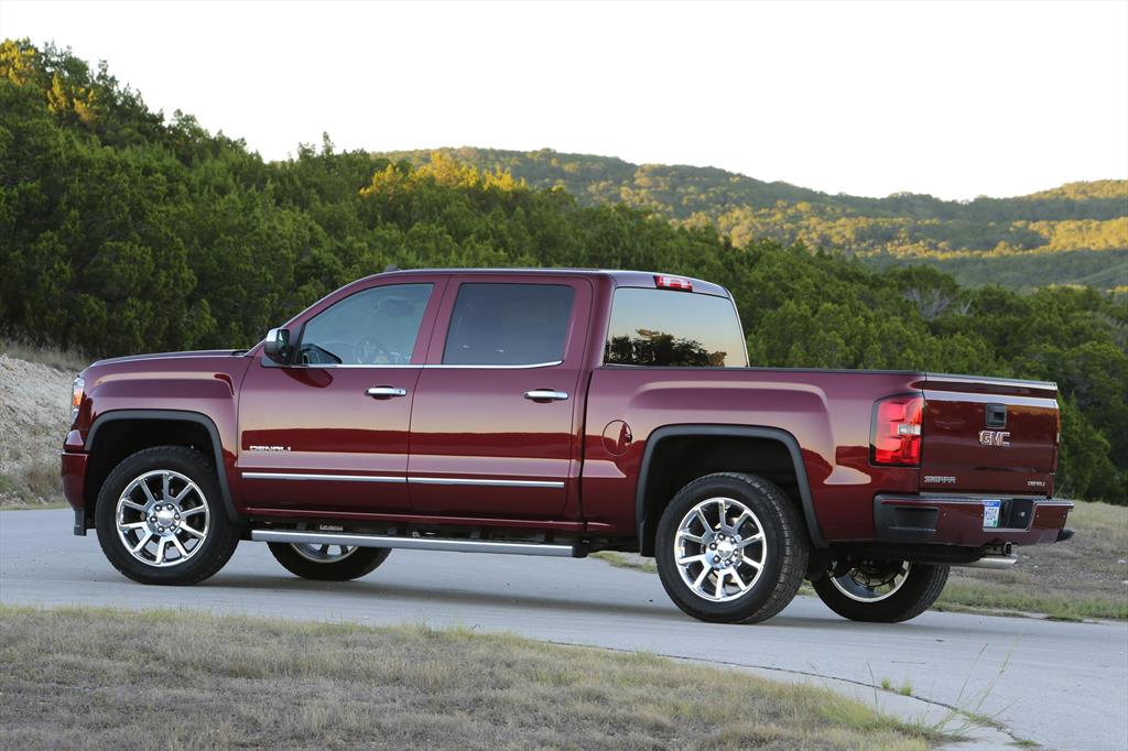 GMC Sierra Denali DVD (2017) GMC Sierra Denali DVD (2017)
