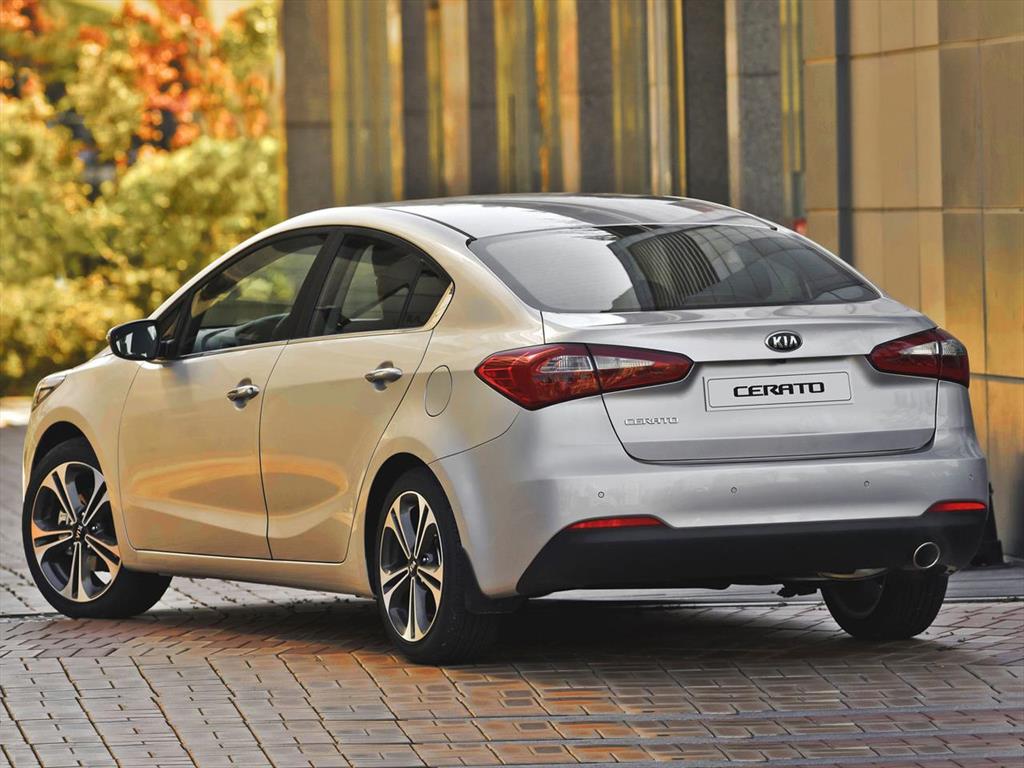 Kia cerato 2015 года