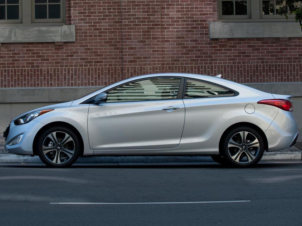 Hyundai Elantra Coupé 1.8 GLS (2015)
